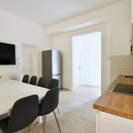 Premium Apartment By Hi5 - Astoria 4 Bedroom Budapest Exterior photo