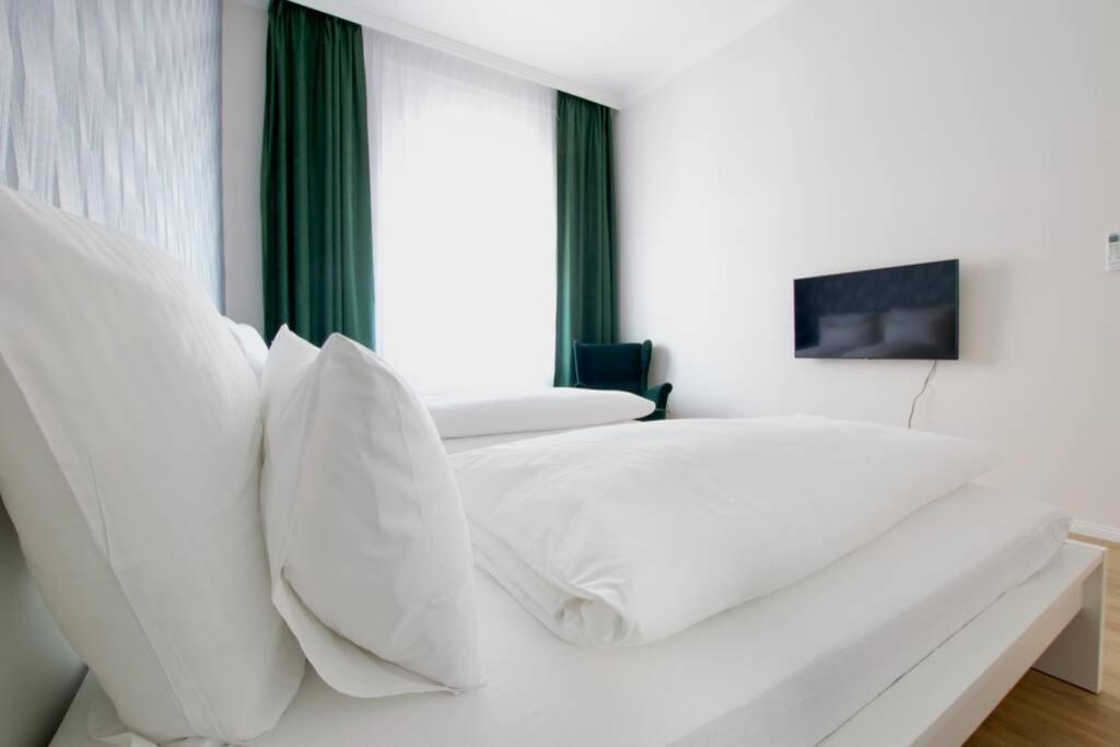 Premium Apartment By Hi5 - Astoria 4 Bedroom Budapest Exterior photo